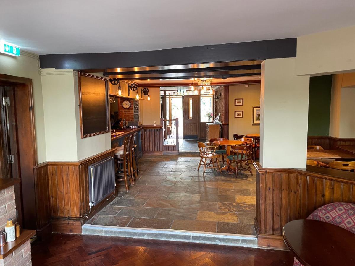 The Swan Inn East Ilsley Bagian luar foto